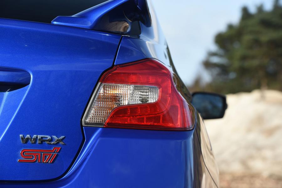 Детали экстерьера Subaru WRX STI Final Edition 2018 года  (UK) (фото 12 из 14)